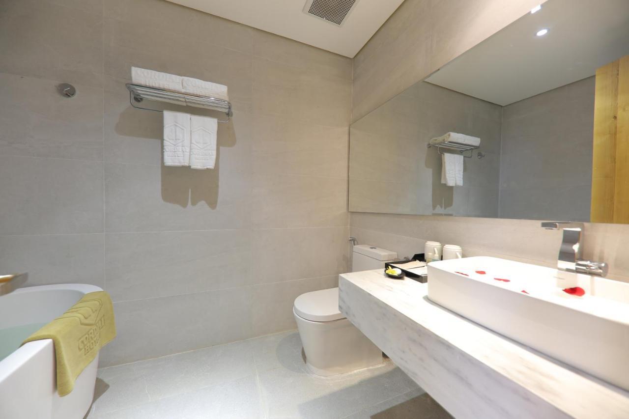 Cordial Beach Hotel Da Nang Bagian luar foto