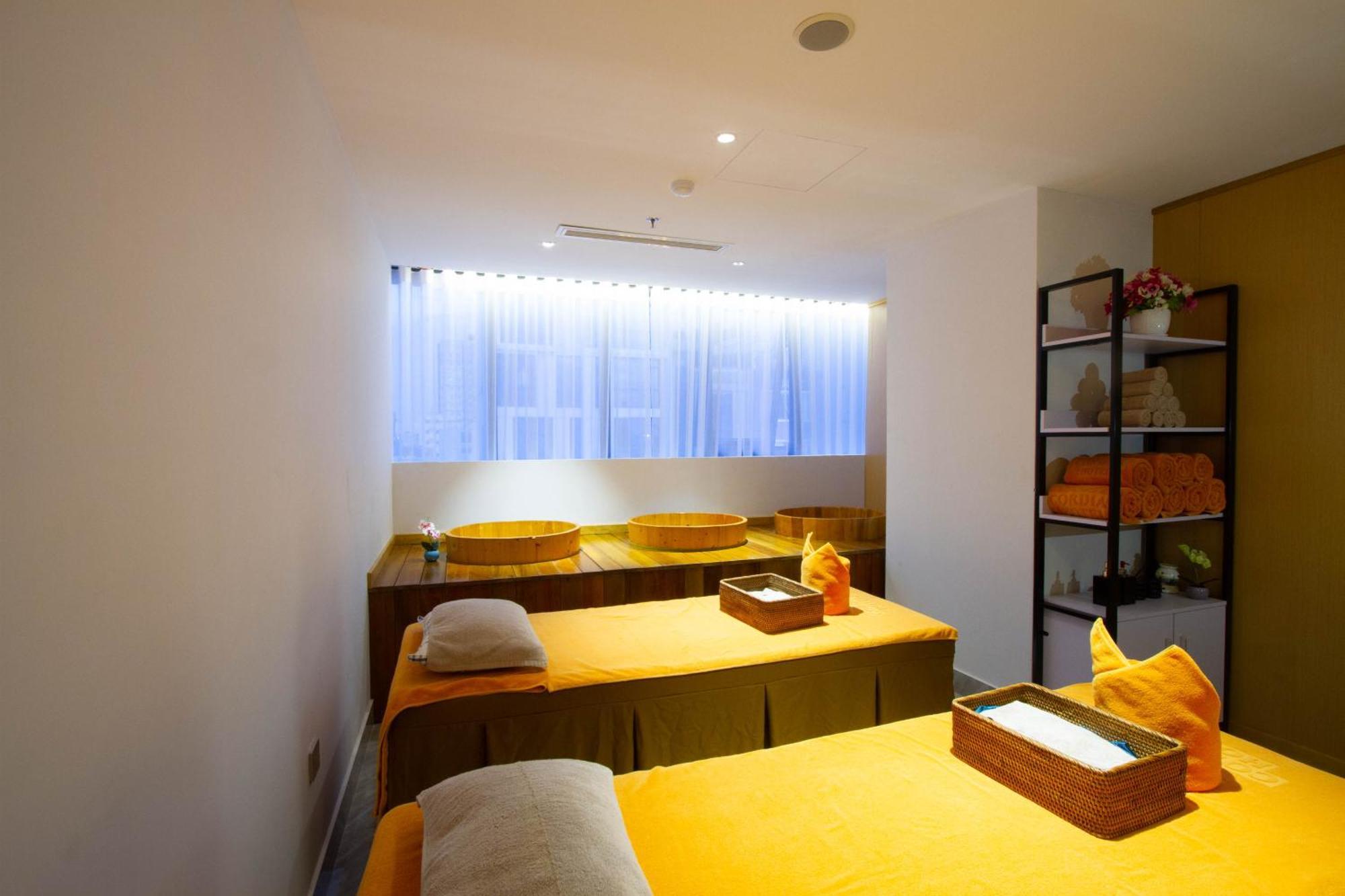 Cordial Beach Hotel Da Nang Bagian luar foto