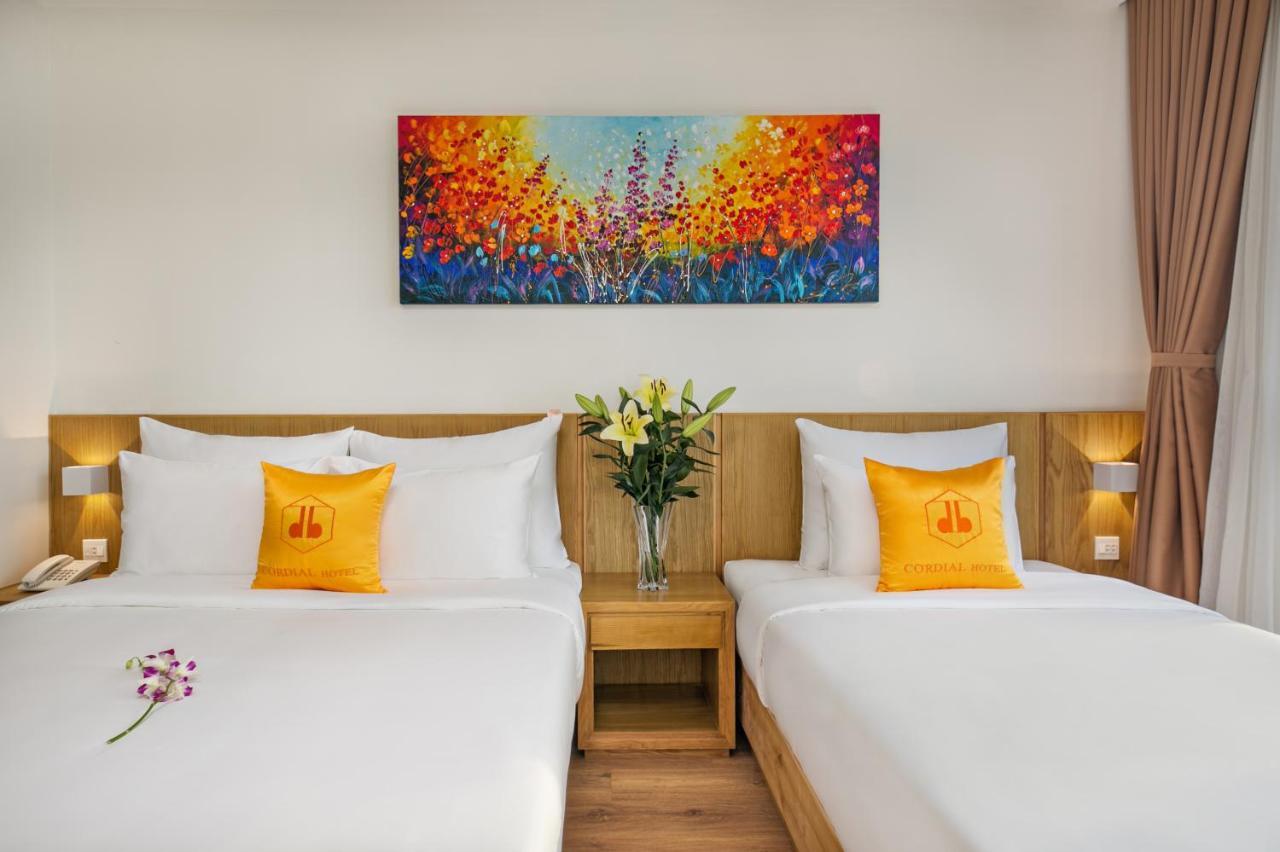 Cordial Beach Hotel Da Nang Bagian luar foto