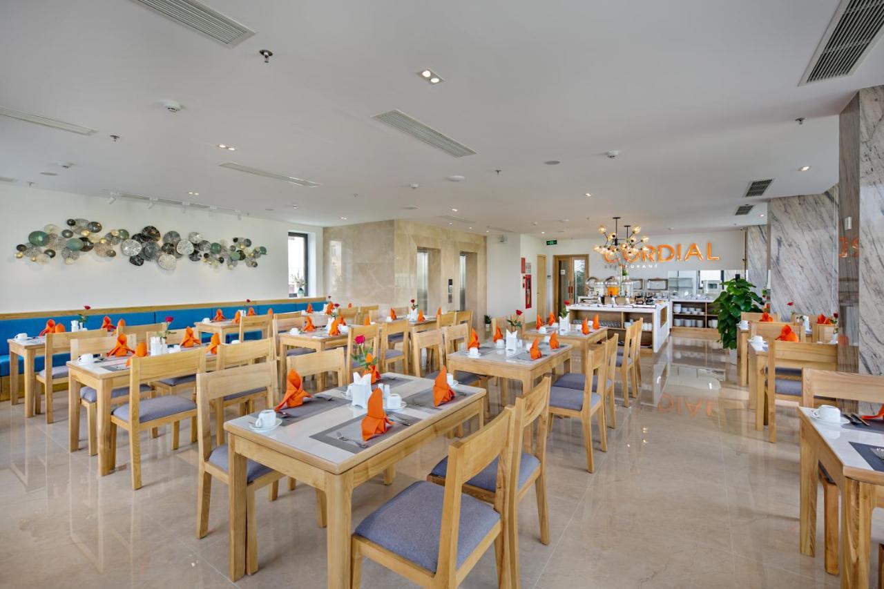 Cordial Beach Hotel Da Nang Bagian luar foto