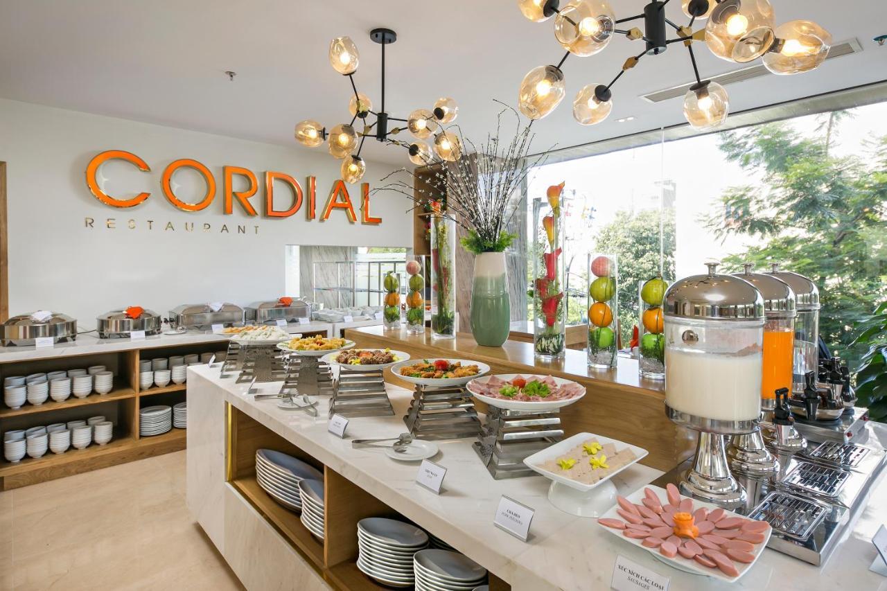 Cordial Beach Hotel Da Nang Bagian luar foto